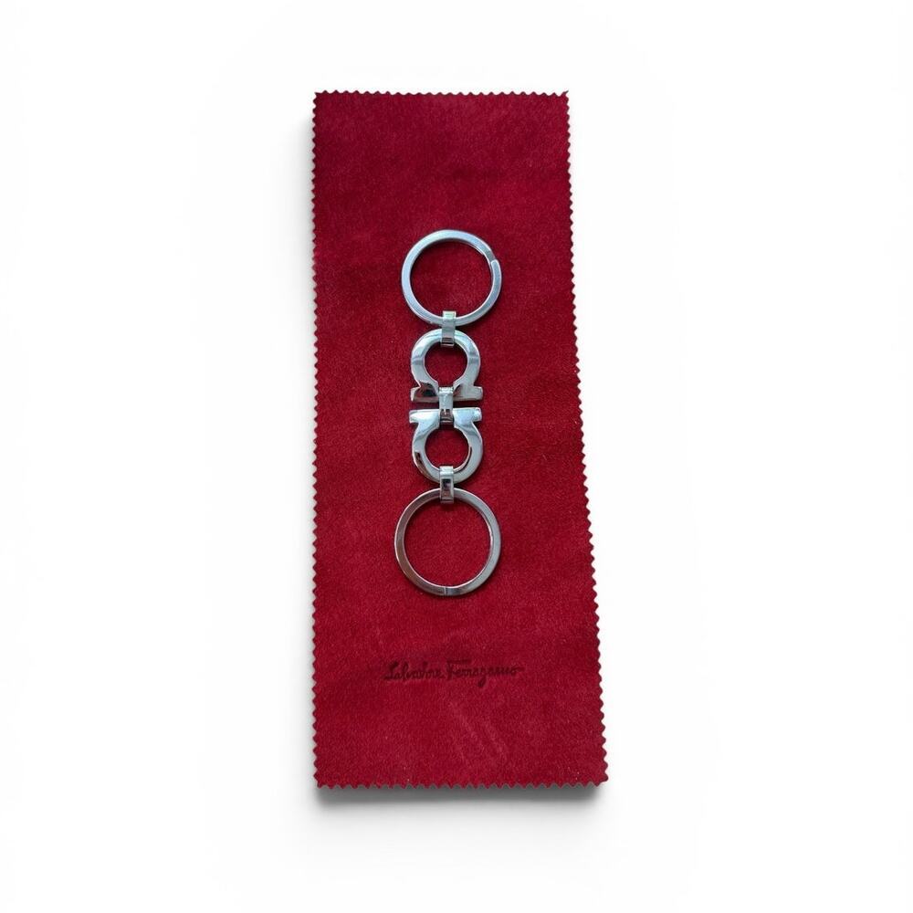 Salvatore Ferragamo Men Gancini Keychain - Silver Key Ring - Picture 3 of 7